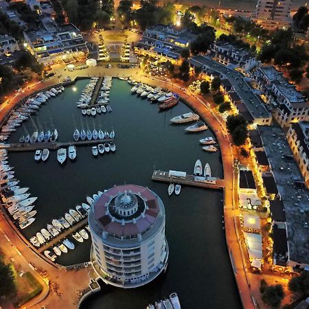 Portoverde Beach Apartments Misano Adriatico Eksteriør billede