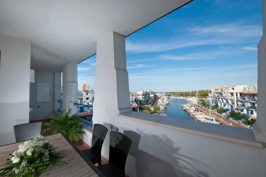 Portoverde Beach Apartments Misano Adriatico Eksteriør billede