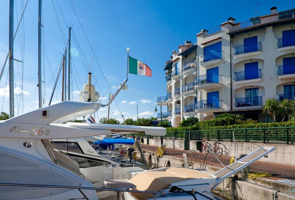 Portoverde Beach Apartments Misano Adriatico Eksteriør billede