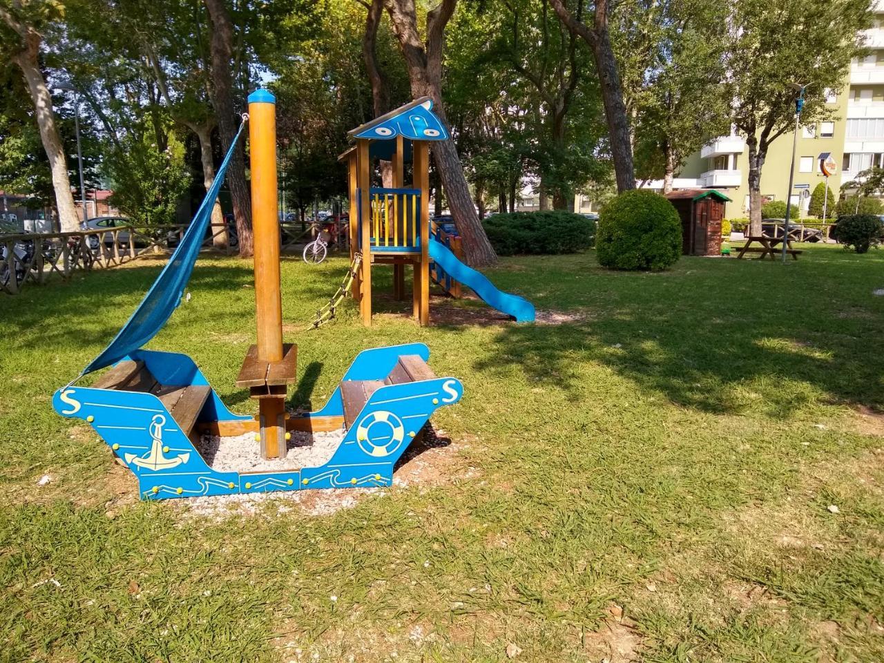 Portoverde Beach Apartments Misano Adriatico Eksteriør billede