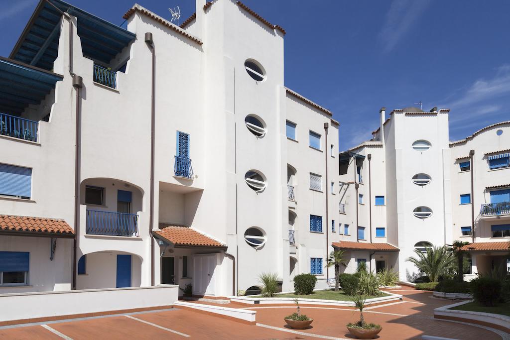 Portoverde Beach Apartments Misano Adriatico Eksteriør billede