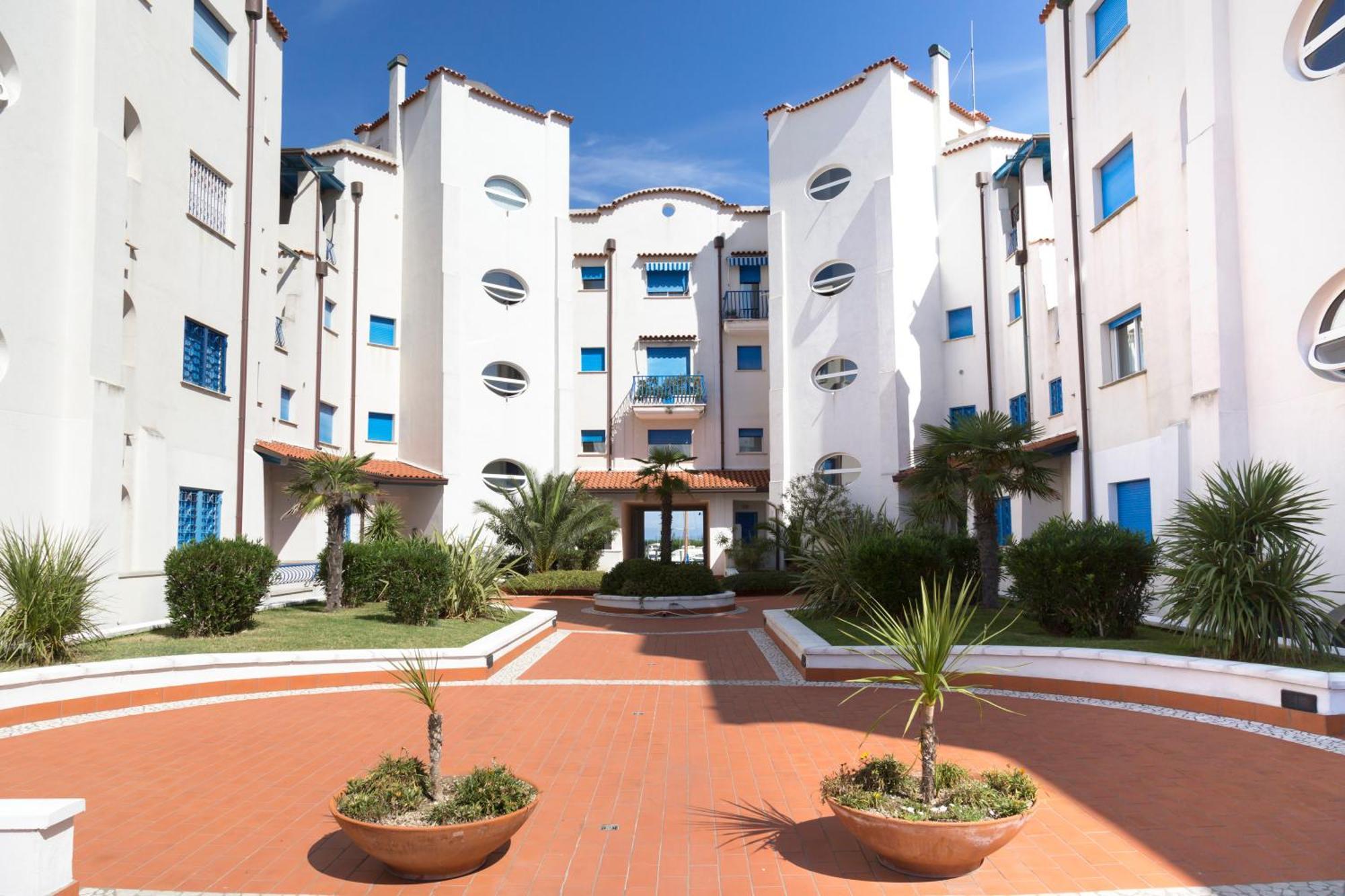 Portoverde Beach Apartments Misano Adriatico Eksteriør billede