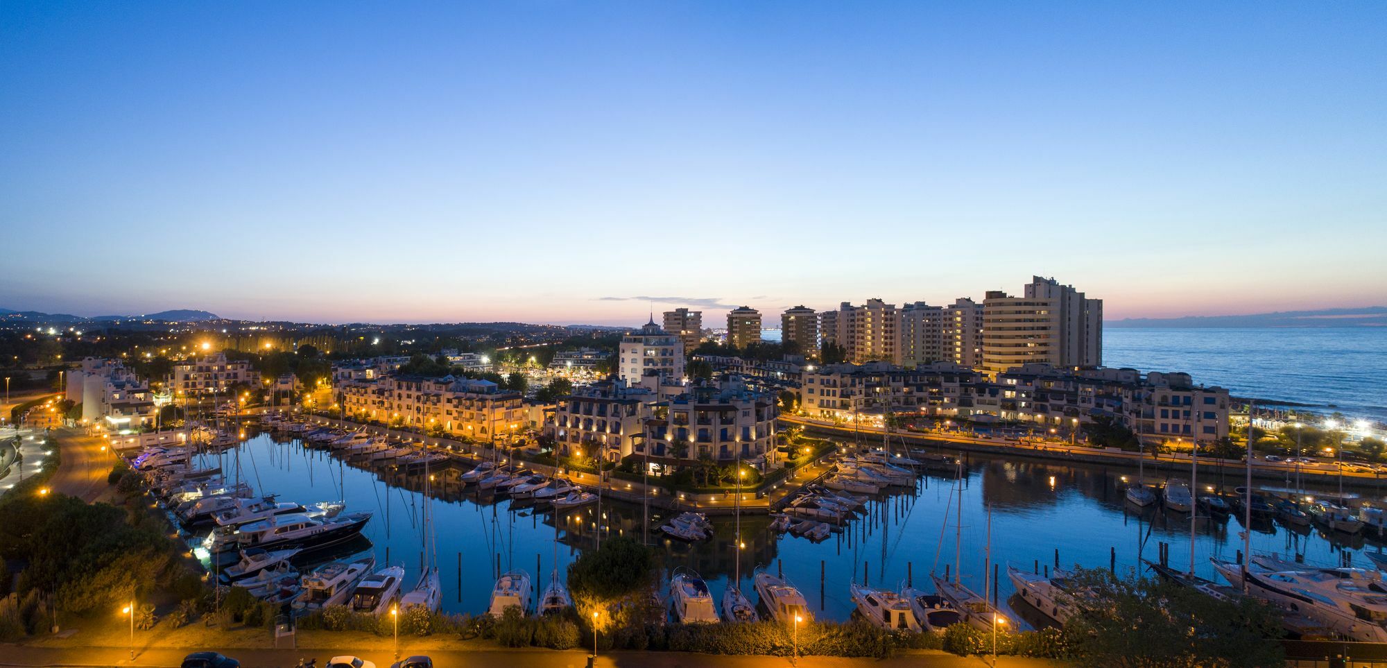 Portoverde Beach Apartments Misano Adriatico Eksteriør billede