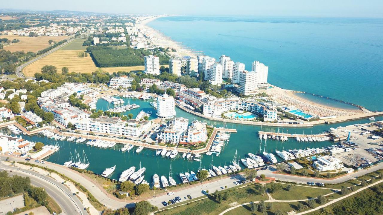 Portoverde Beach Apartments Misano Adriatico Eksteriør billede